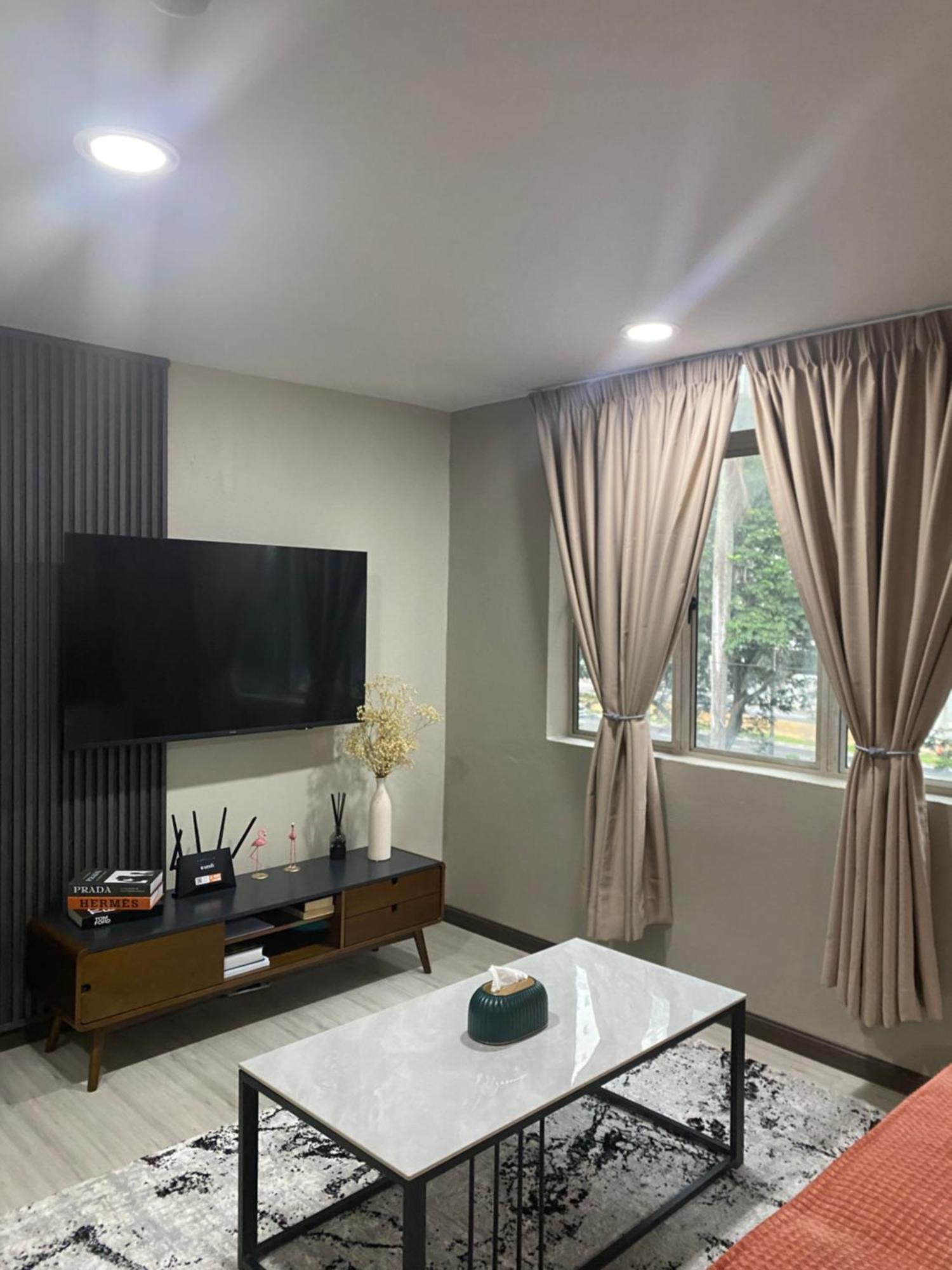 1st inn hotel subang Subang Jaya Eksteriør billede